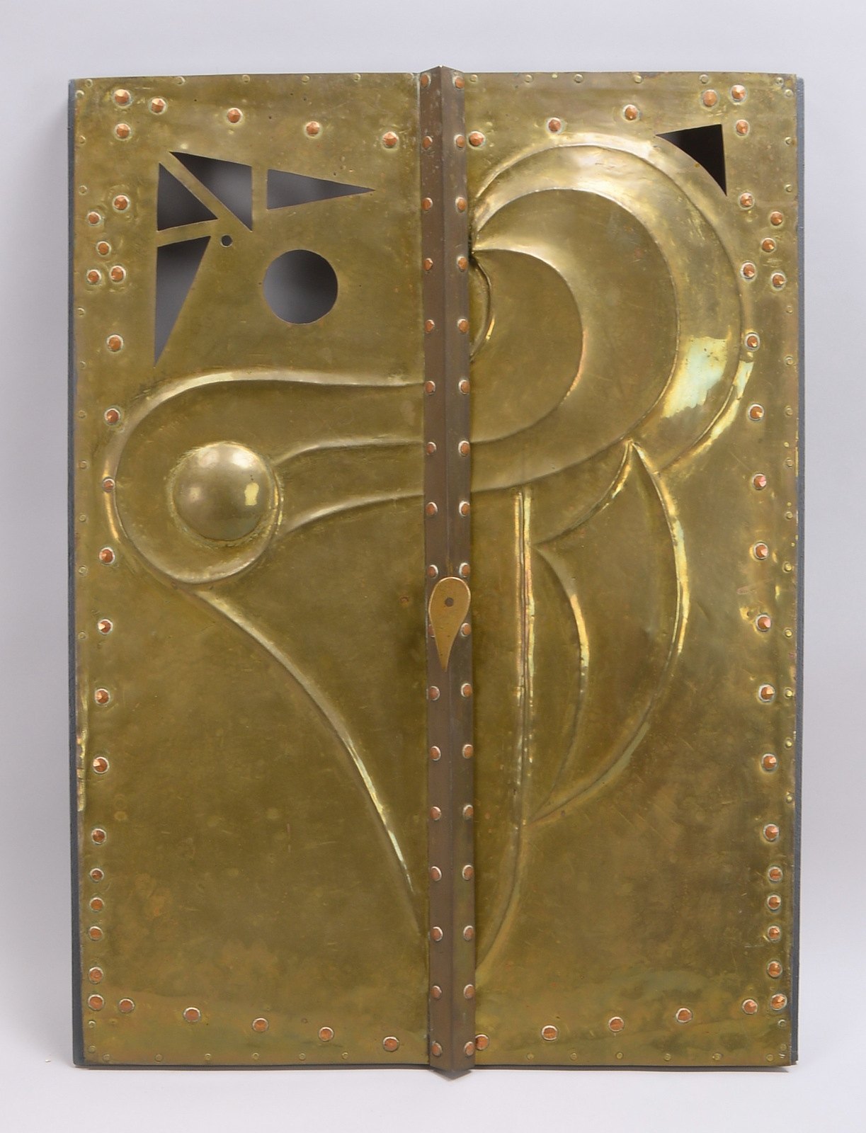 Ofen-Türverkleidung, Messing, reliefiert, mit Rahmen; Maße 79 x 58 cm