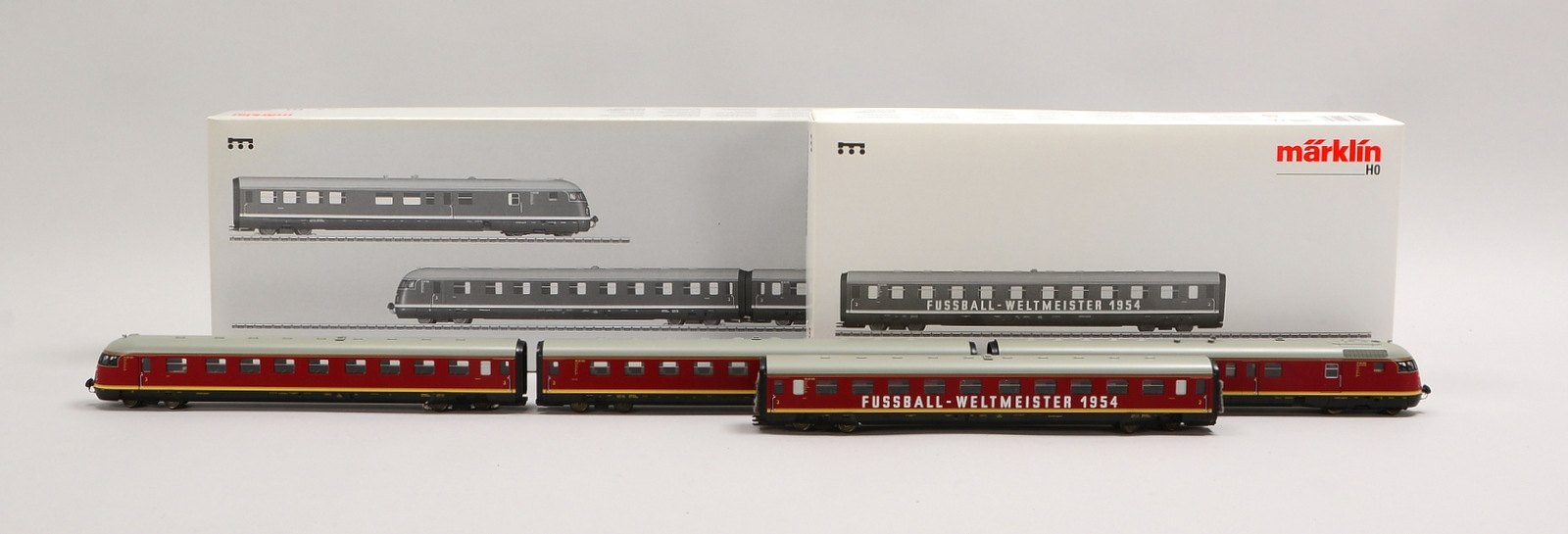 Märklin 'H0': Diesel-Triebwagenzug, Nr. '39080'/'Zwischenwagen zum VT 08.5.', '42080'