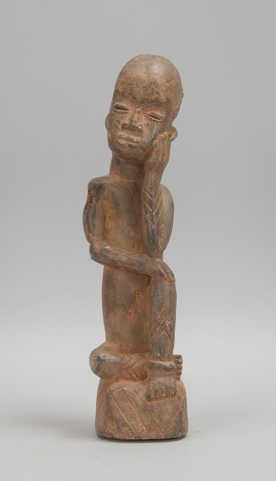 Steinskulptur (DR Kongo), 'Der Denker'; Höhe 32 cm