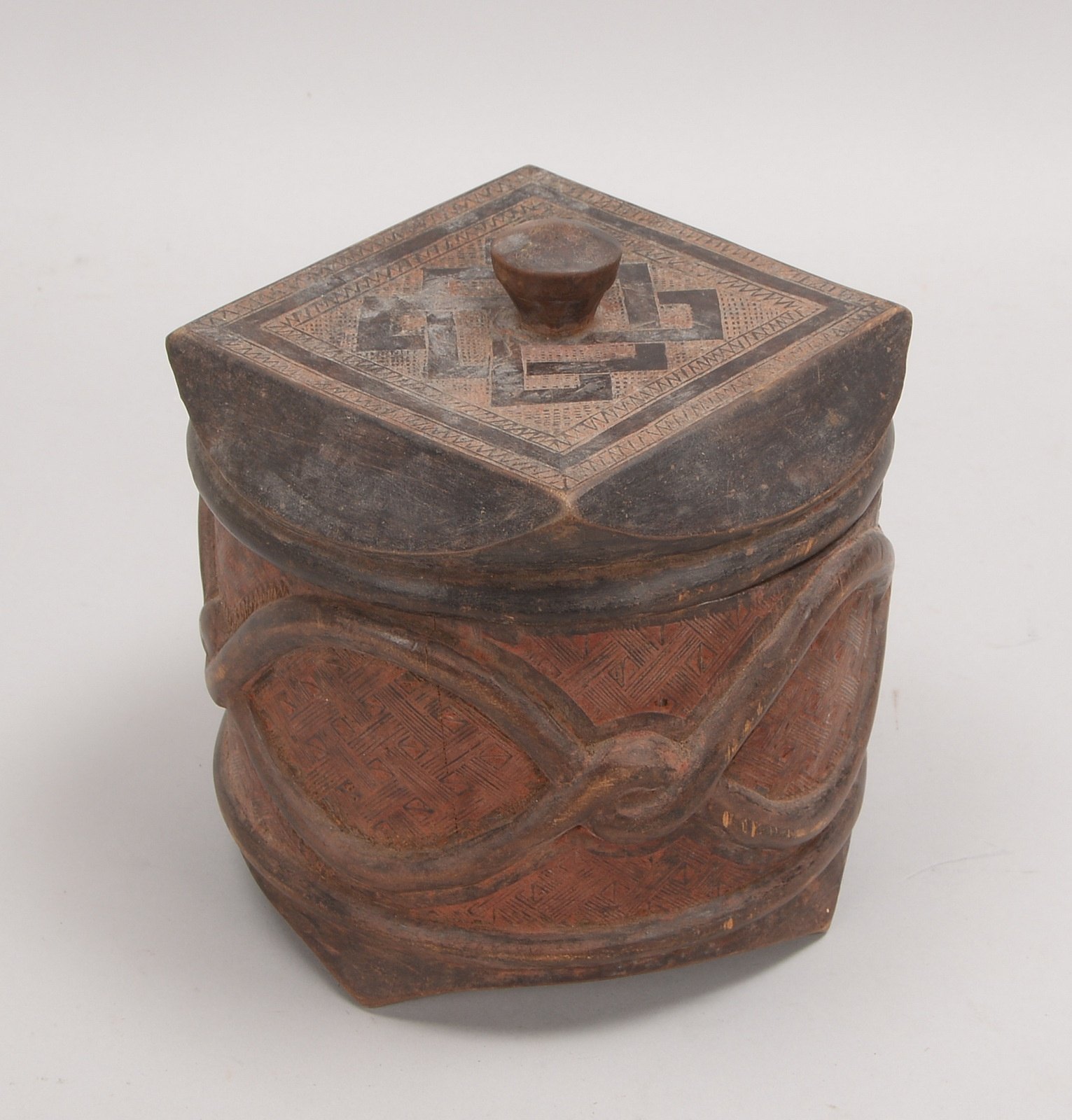 Kl. Sammlung Deckeldosen/Koerbe (Afrika), versch. Größen, Ausführungen und Materialien