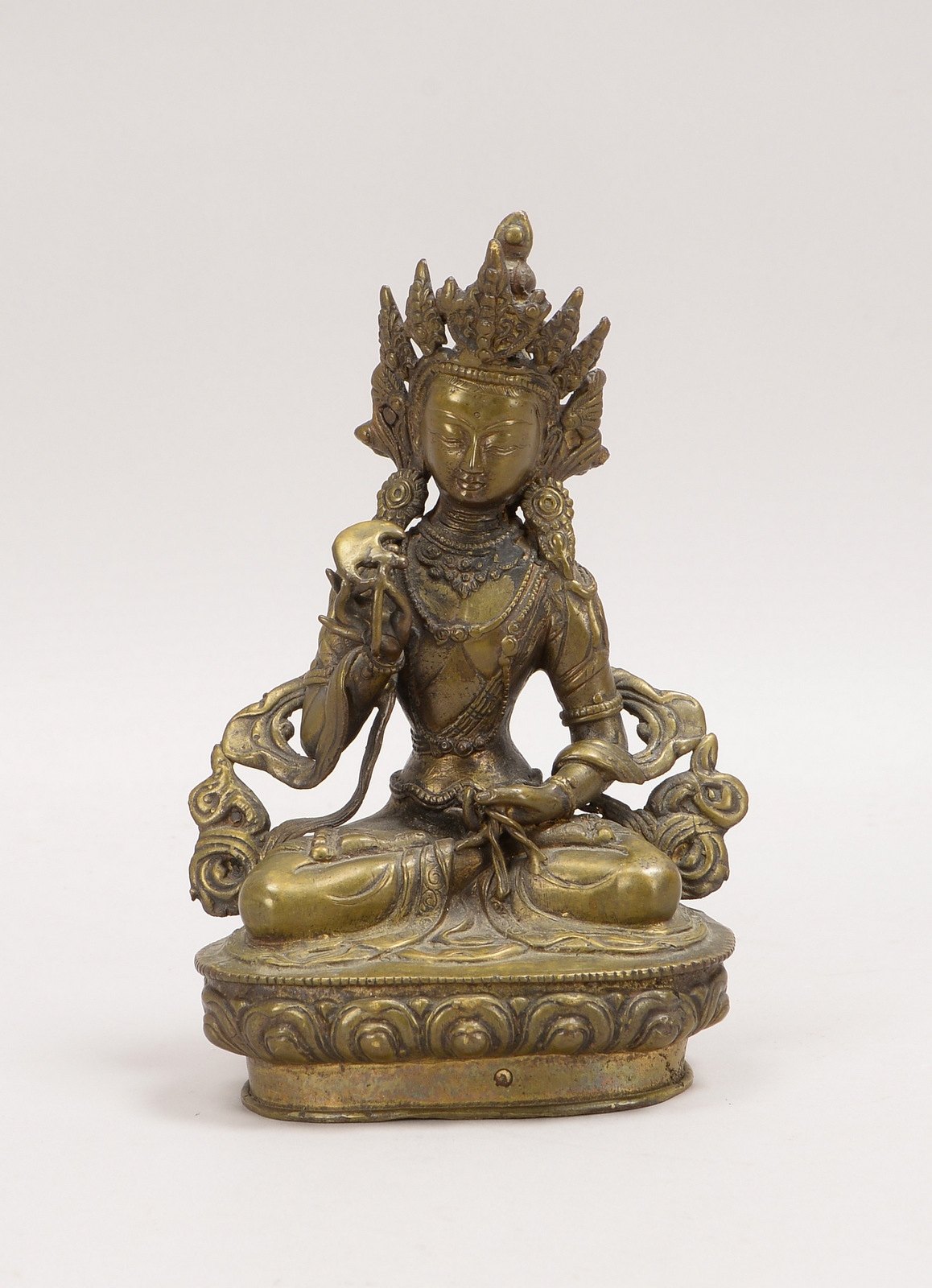 Bronzeskulptur, 'Sitzender Buddha' - mit Hand-Attributen, Hohlguss; Höhe 20,5 cm