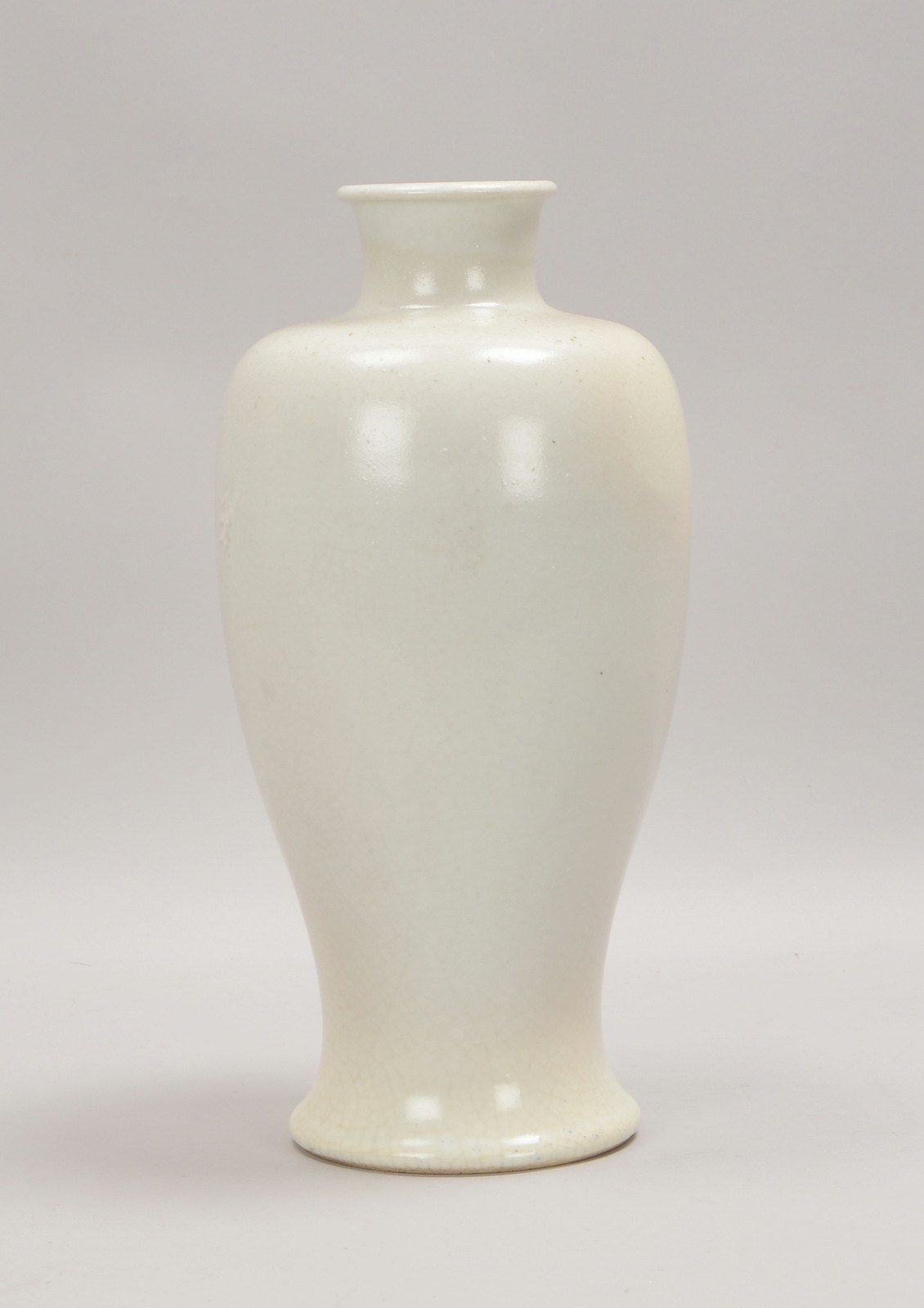 Lampenfuß, alt, Steingut, eierschalenfarbene changierende Glasur, mit Cracquelé