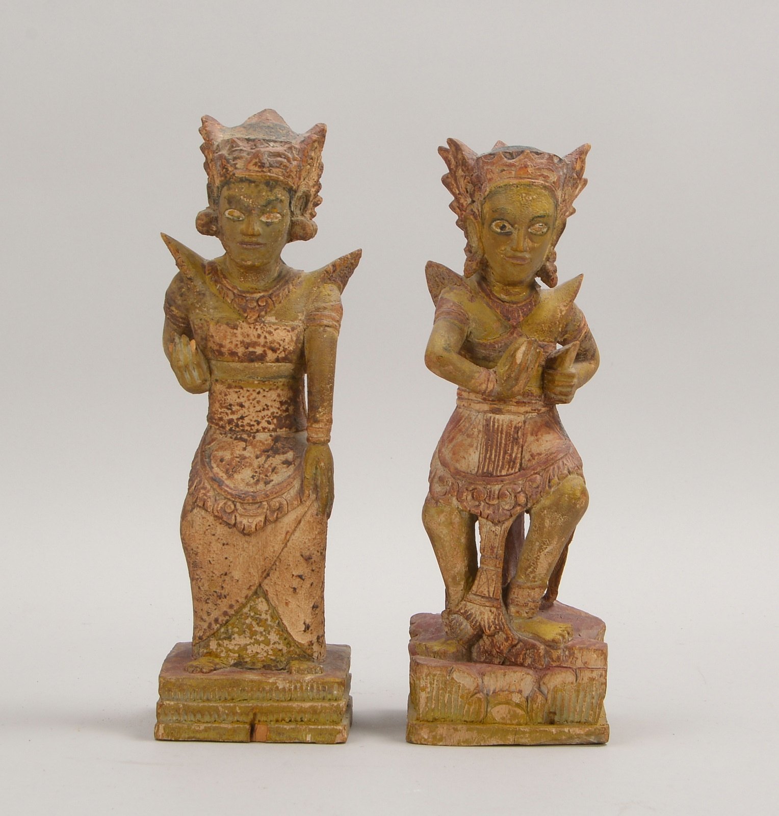 Paar Holzfiguren (Bali), 'Tempeltänzer', Holz geschnitzt; Höhe jeweils 26 cm
