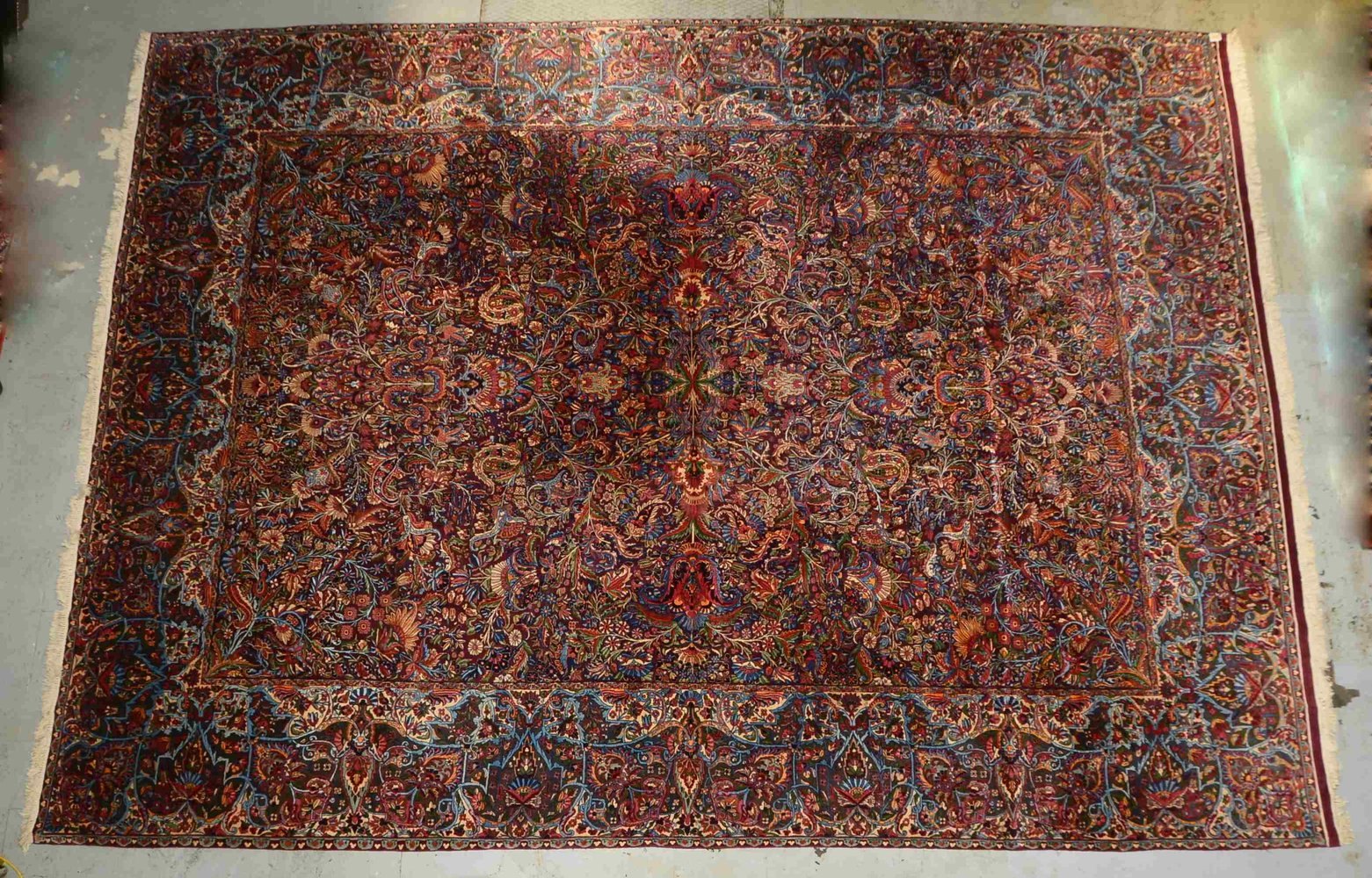 Kirman Lavar, feine Kn., durchgem. Fond, dkl. Bordüre, florale/Rankenmot., kompl.