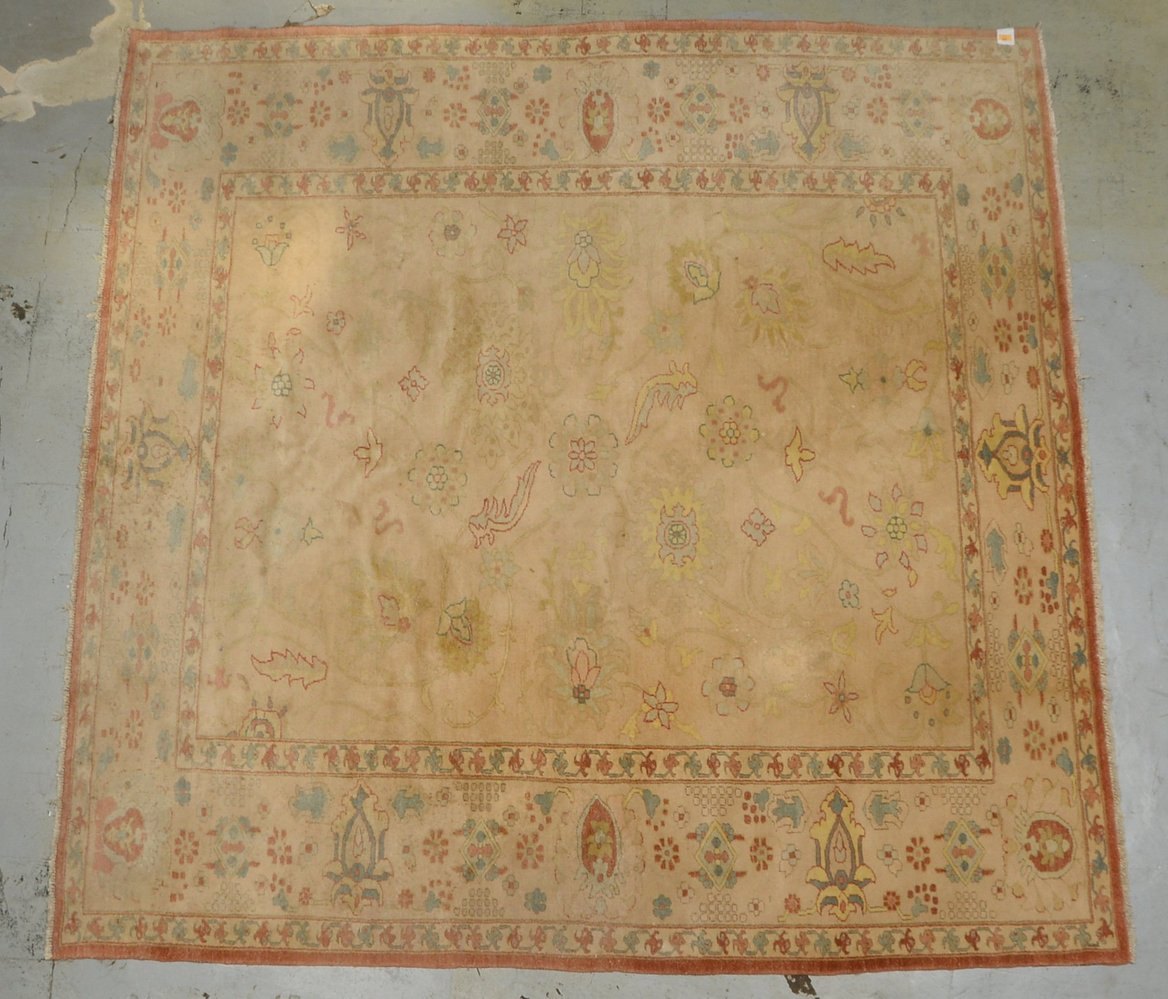 Orientteppich (wohl Ziegler), mittelfeine Kn., hellgrundig, guter Zust. - fast quadrat.