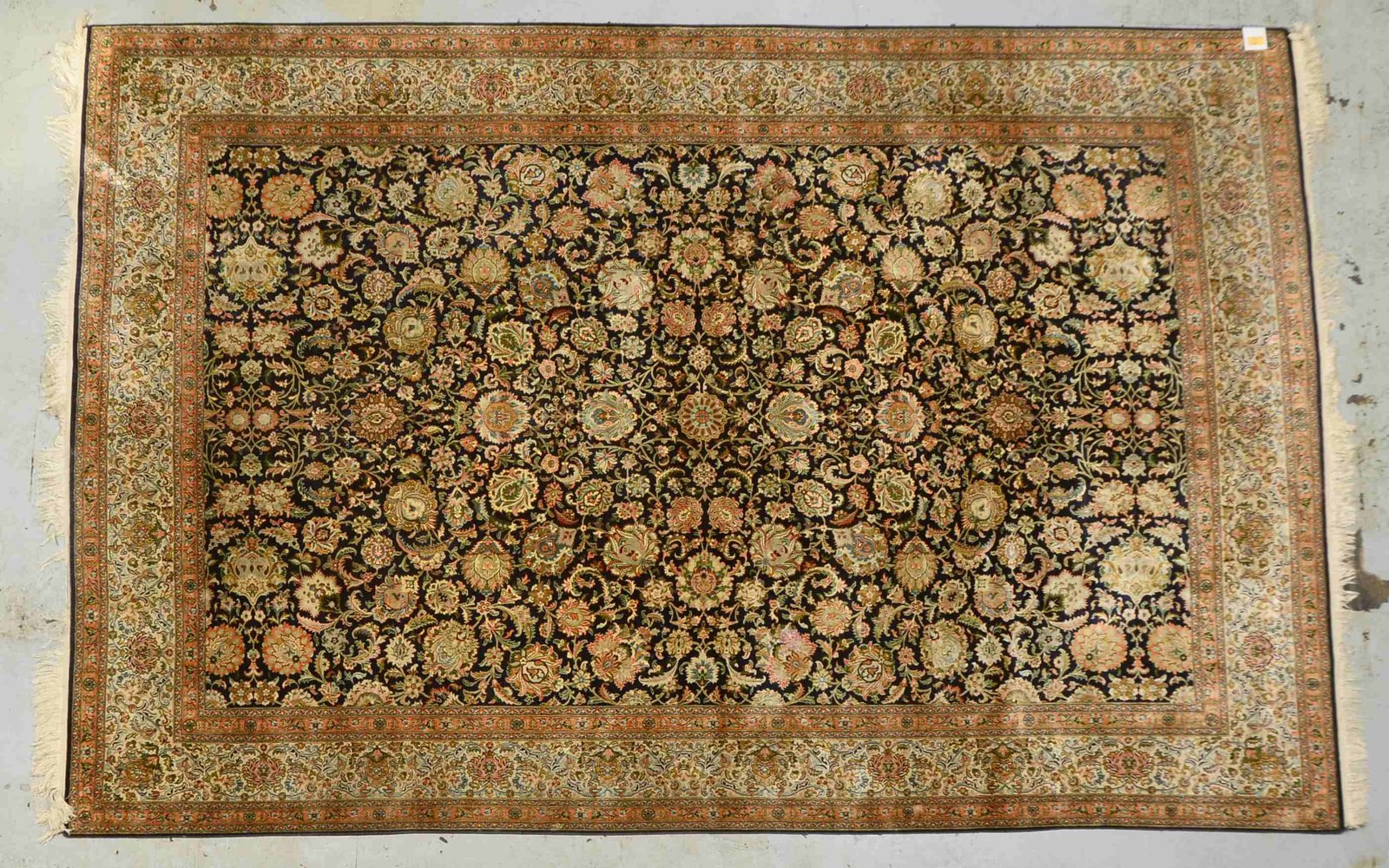 Seidenteppich, Seide auf Seide, sehr feine Kn., Flor in gutem Zust.; Maße 280 x 181 cm