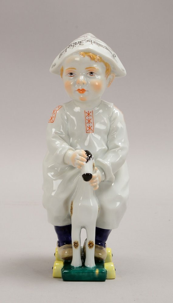 Meissen-Hentschelkind: 'Kind mit Zeitungsmütze', '73366', mit Pressmarke/Malermarke
