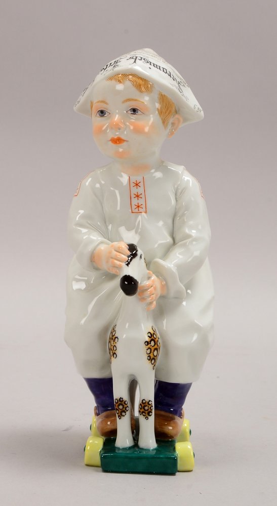 Meissen-Hentschelkind: 'Kind mit Zeitungsmütze', '73366', mit Pressmarke/Malermarke