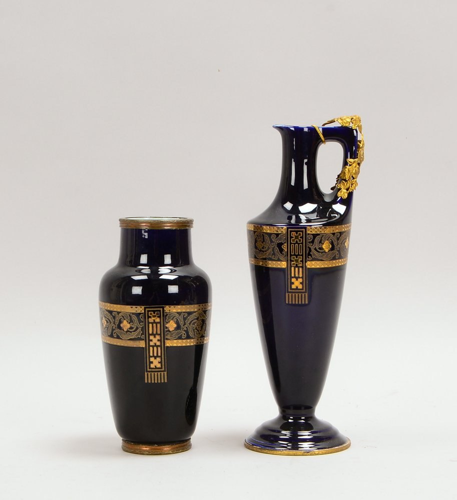Utzschneider & Co., 2 Tischvasen, Steinzeug mit kobaltbl. Glasur, Messing-Mont.