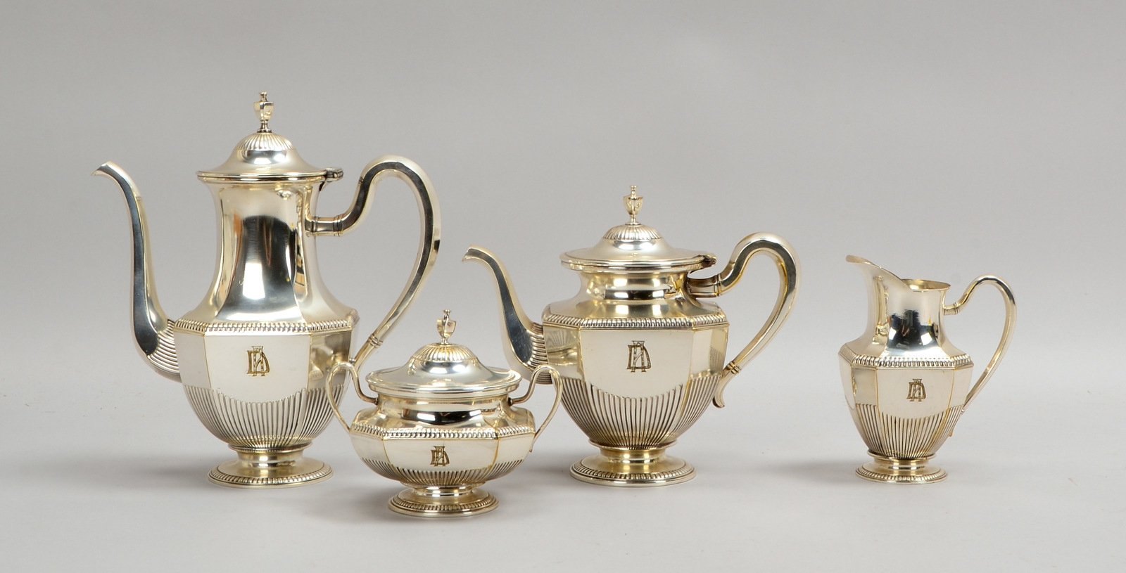 Tee-/Kaffeekern, versilbert: Teekanne, Kaffeekanne, Zuckertopf, Sahnekännchen