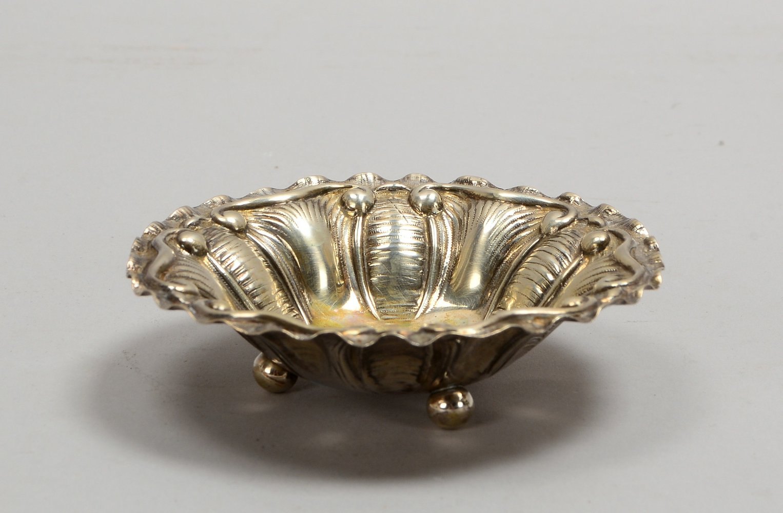 Kl. Anbietschale, 800 Silber, mehrf. punziert (u.a. Manufakturpunze); Gew. 52 g