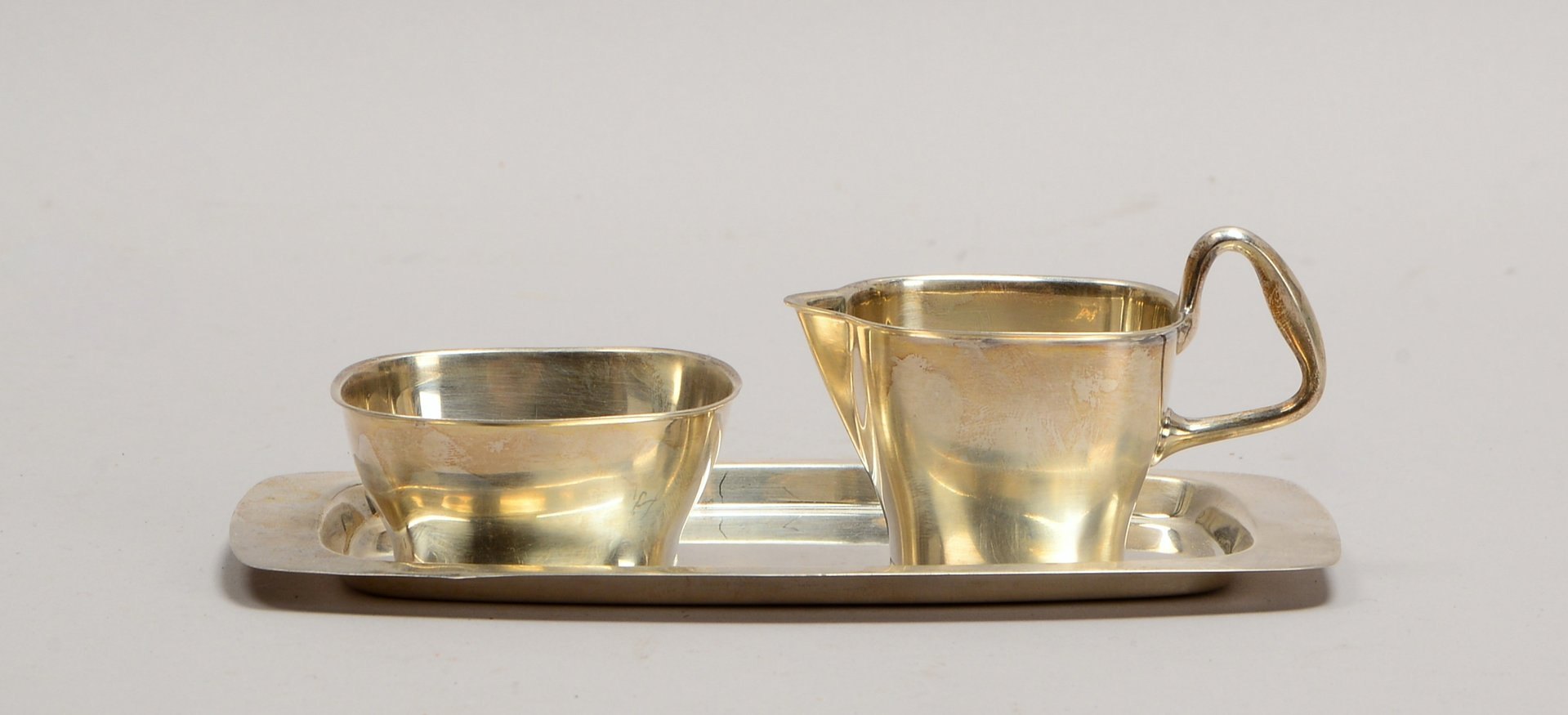 Zucker und Sahne, 925 Sterlingsilber, puristische Form, auf Tablett; Gew. ca. 205 g