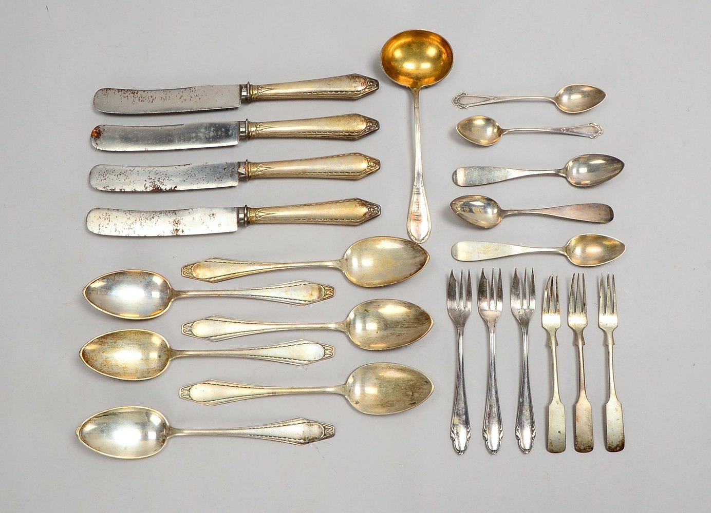 Speise-Restbesteck, versch. Teile und Silbergehalte (750 Silber - 12-lötiges Silber), 22-tlg.
