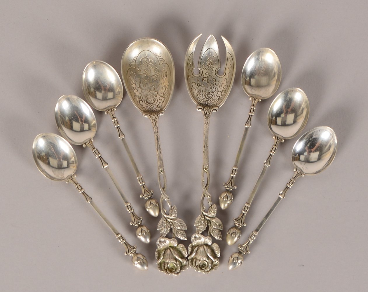 Kl. Besteckteile-Konvolut, 835 Silber: 6x Mokkalöffel und 2-tlg. Salatbesteck; Gew. 135 g