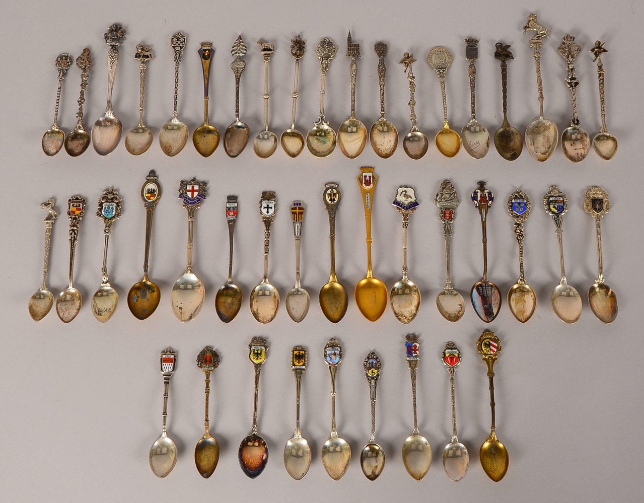 Kl. Sammlung Andenken-/Städtelöffel, versch. Silbergehalte und Städtemotive; Gew. 400 g