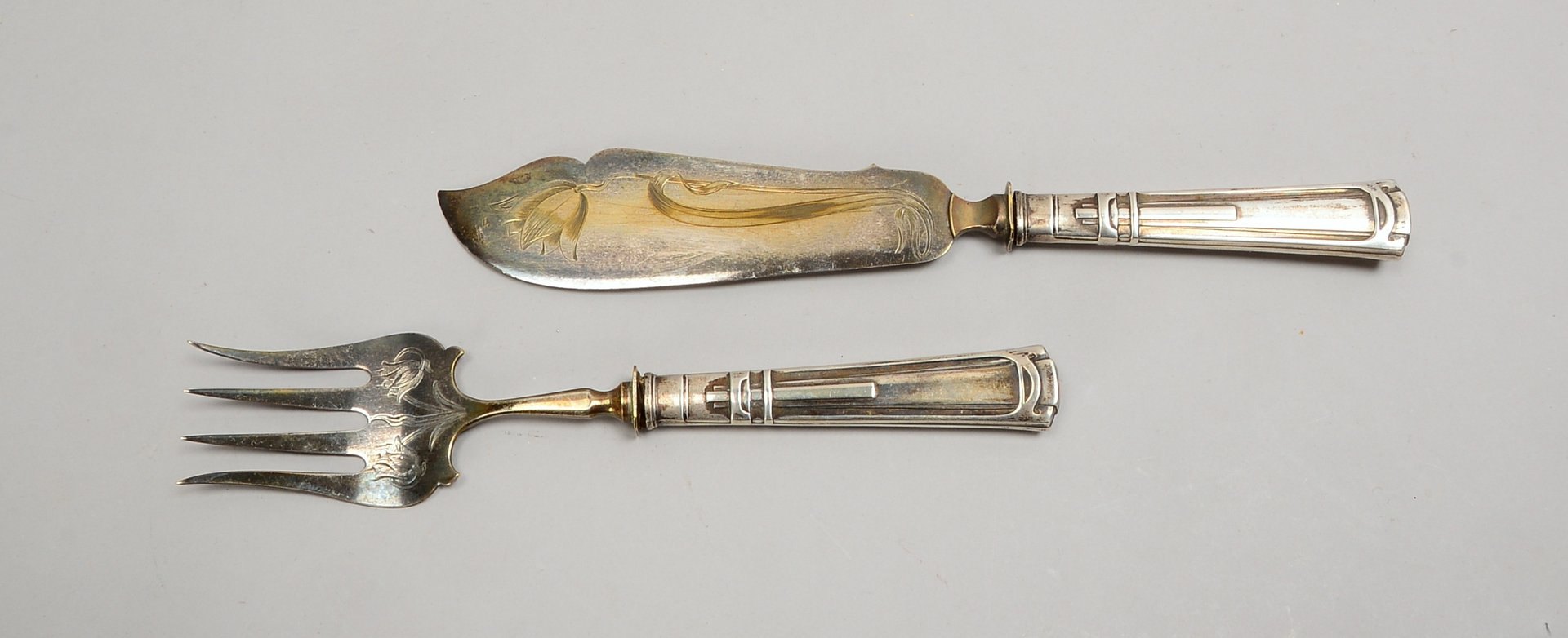 Fisch-Vorlegebest., Griffe 800 Silber, Jugendstil/Art déco-Gestaltung; Länge 25,5/29,5 cm