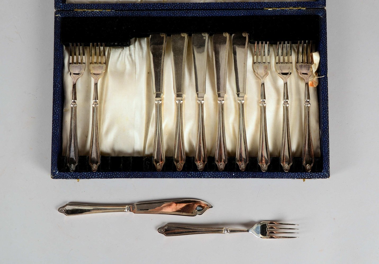 Fischbesteck (England), versilbert, für 6 Personen, im Etui - in gutem Zustand