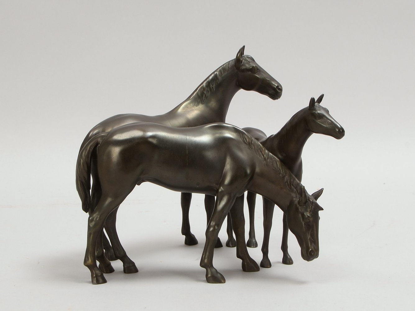 Bronzeskulptur, 'Drei Pferde', Figur unsigniert und ungemarkt; Höhe 17,5 cm
