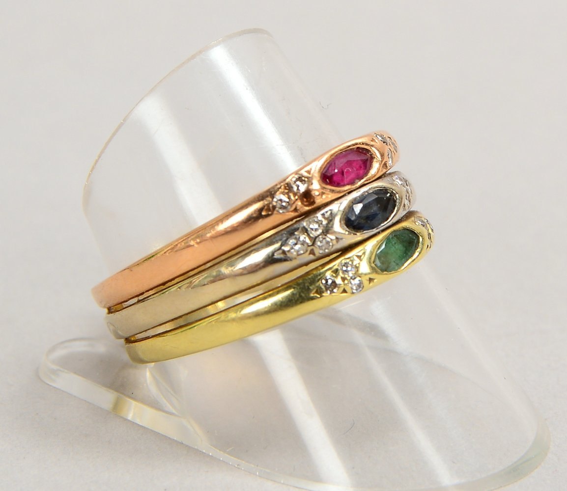 Ring, 585 Gold/tricolor (gest.), mit Rubin, Saphir, Turmalin und 17x kl. Diam.; Gew. 5,20 g