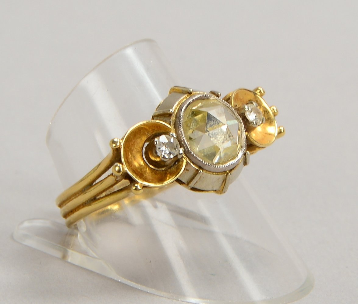 Ring, 585 GG (gest.), mit Diamanten: 1x Rosenschliff/ca. Ø 6 mm, 2x Altschliff