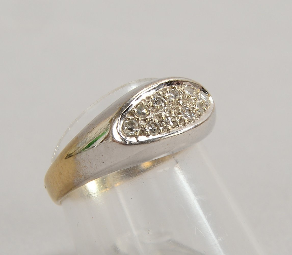 Ring, 585 WG (gest.), mit 10x kl. Diamanten/zus. 0,16 ct; RG 52, Gew. 3,80 g