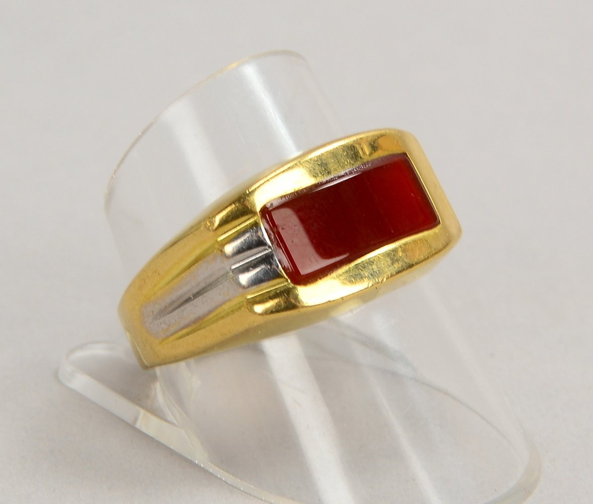 Ring, 375 GG/WG (ges.), mit Carneolplatte; RG 60, Gew. 4 g