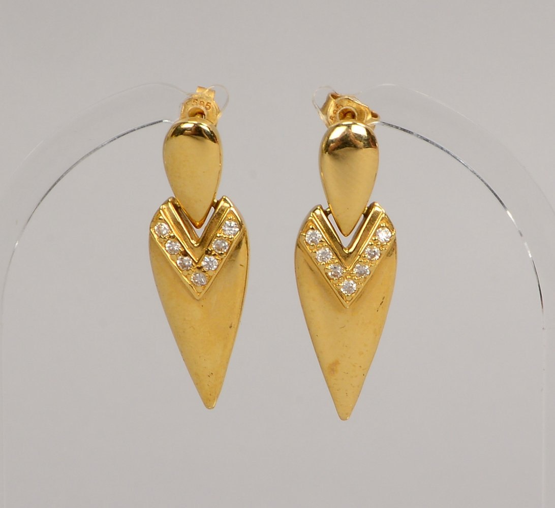 Ohrhänger, 585 GG (gest.), mit je 7x kl. Diamanten; Länge 3,2 cm, Gewicht 6,40 g