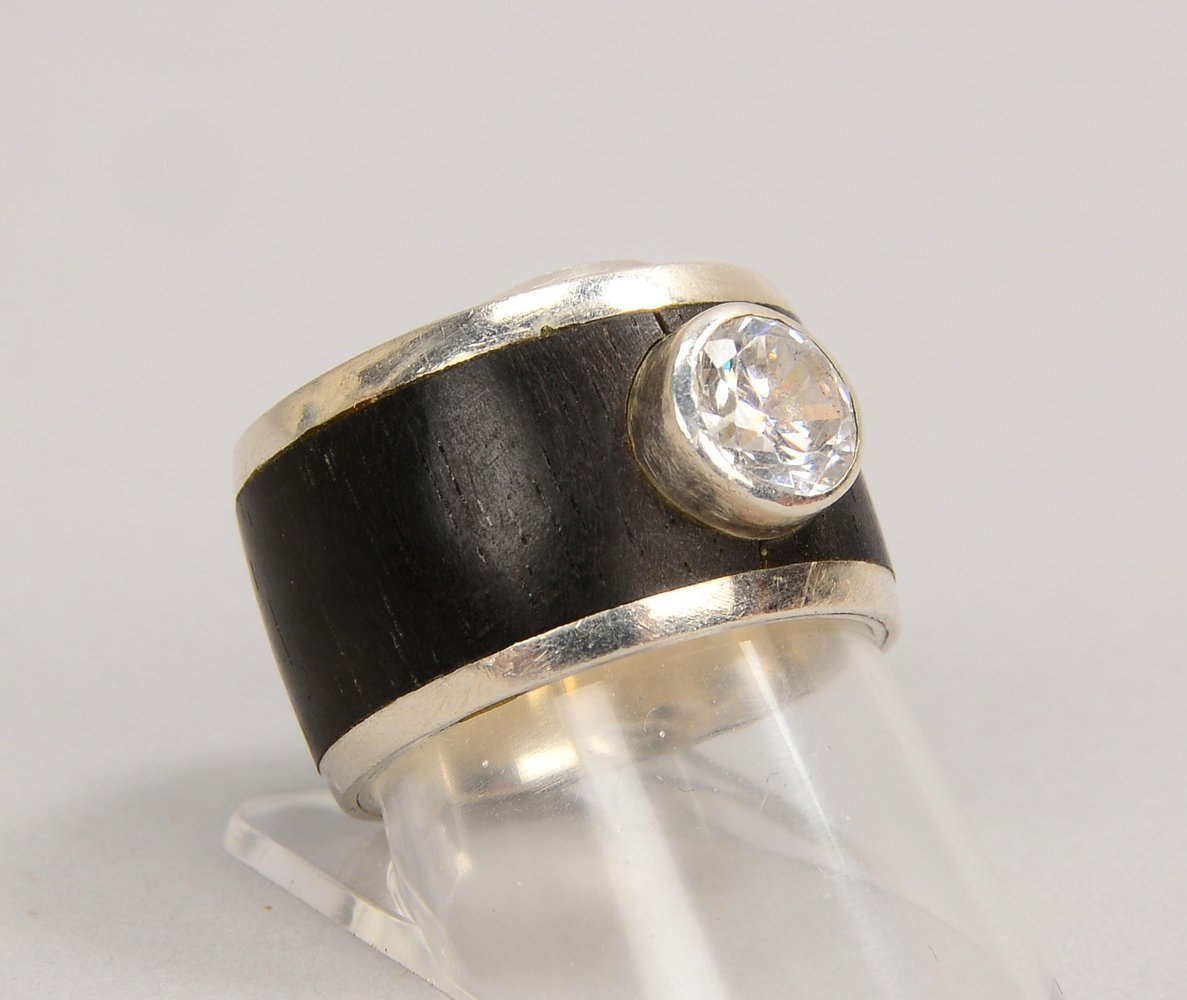 Designer-Bandring, Silber/Ebenholz-Ummantelung, besetzt mit Zirkon(?); RG 58, Gew. 10,50 g