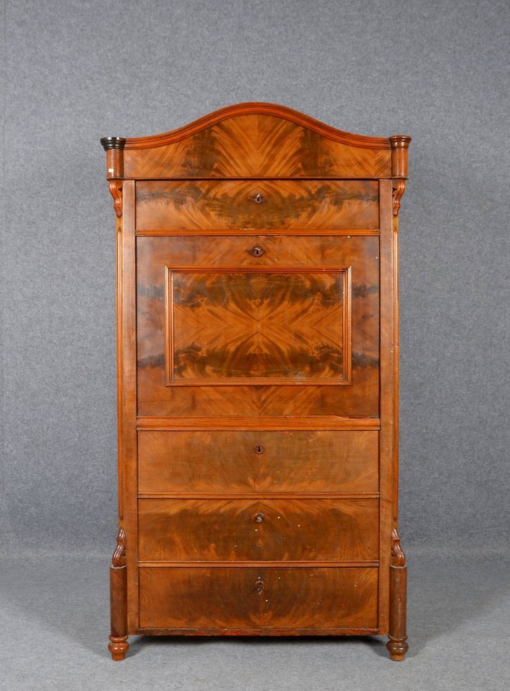 Klappensekretär, Spiegelfurnier, 4-schübig, hinter Klappe 8-schüb./1 tür., 2x Fächer