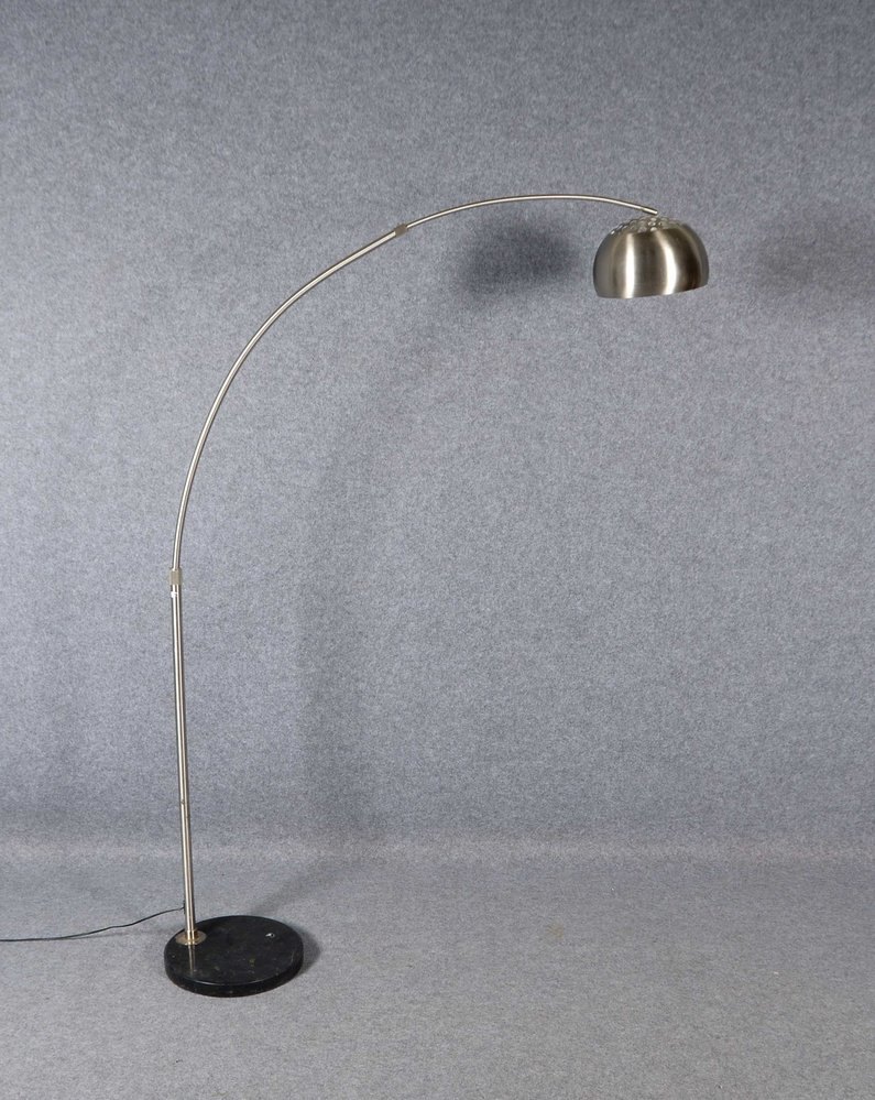 Designer-Bogenlampe, Edelstahl, auf Marmorfuß, höhenverst.; Höhe max: 195 cm