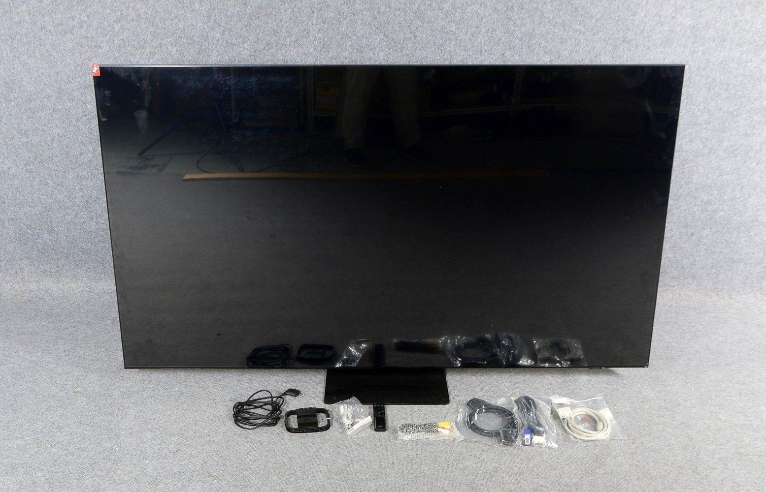 Samsung TV NeoQLED 'QN90A', 75 Zoll/189 cm, mit Standfuß und Kabeln, Fernbed. anbei