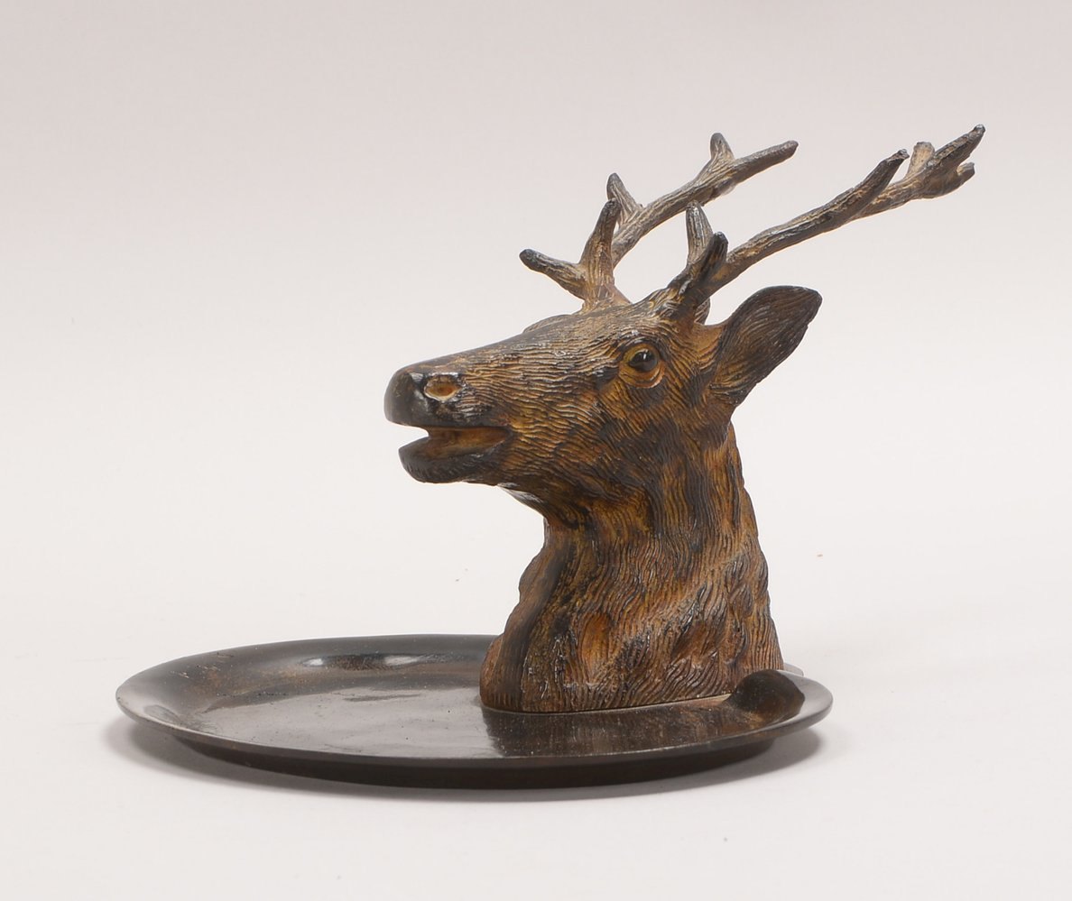 Figürl. Schale/Visitenkartenschale, Schale mit Bronze-Appl., 'Hirschkopf'; Höhe 16 cm