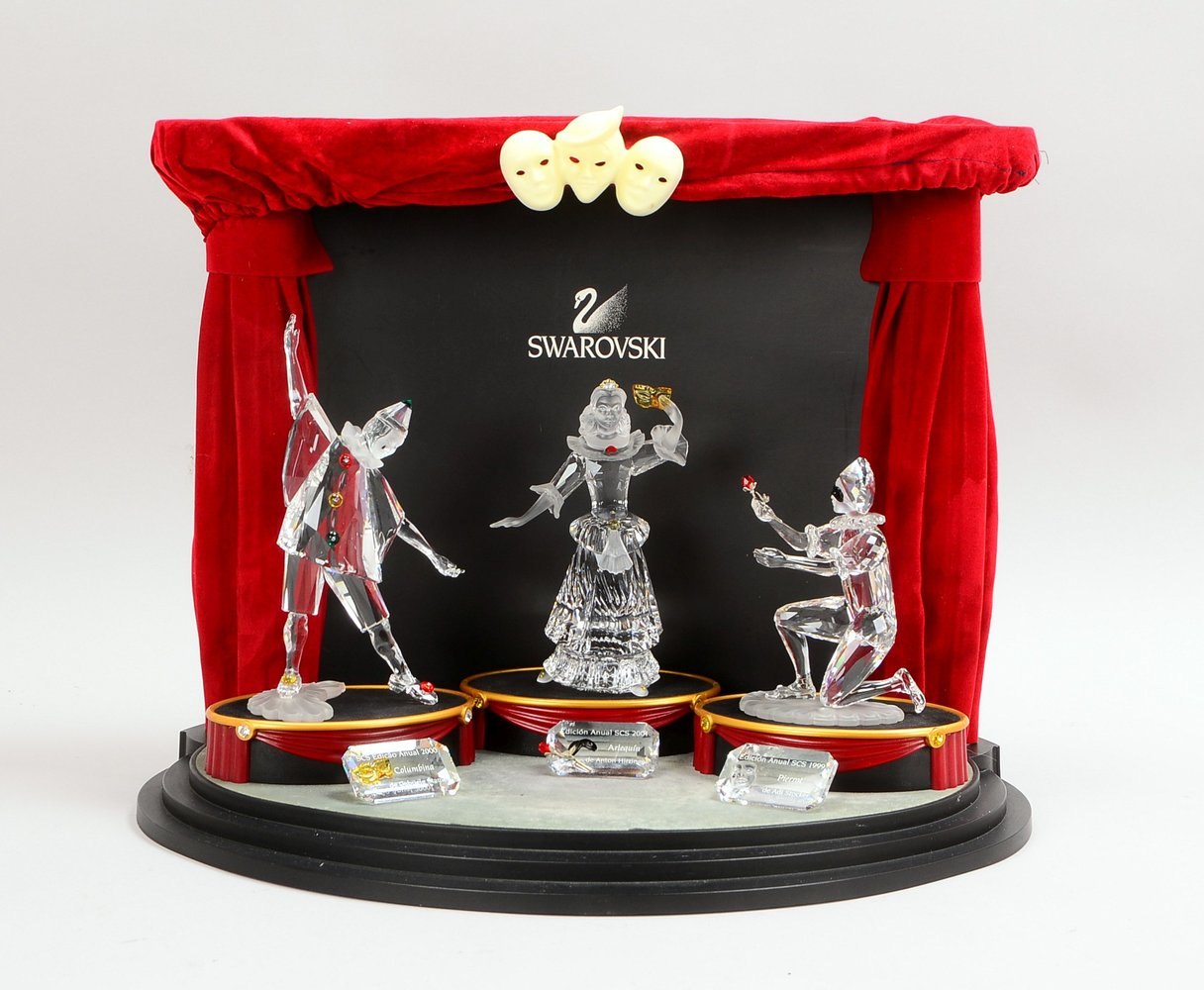 Swarovski-Miniaturbühne, SCS Home 'Masquerade', mit 3x Fig./auf Podest, in OVP