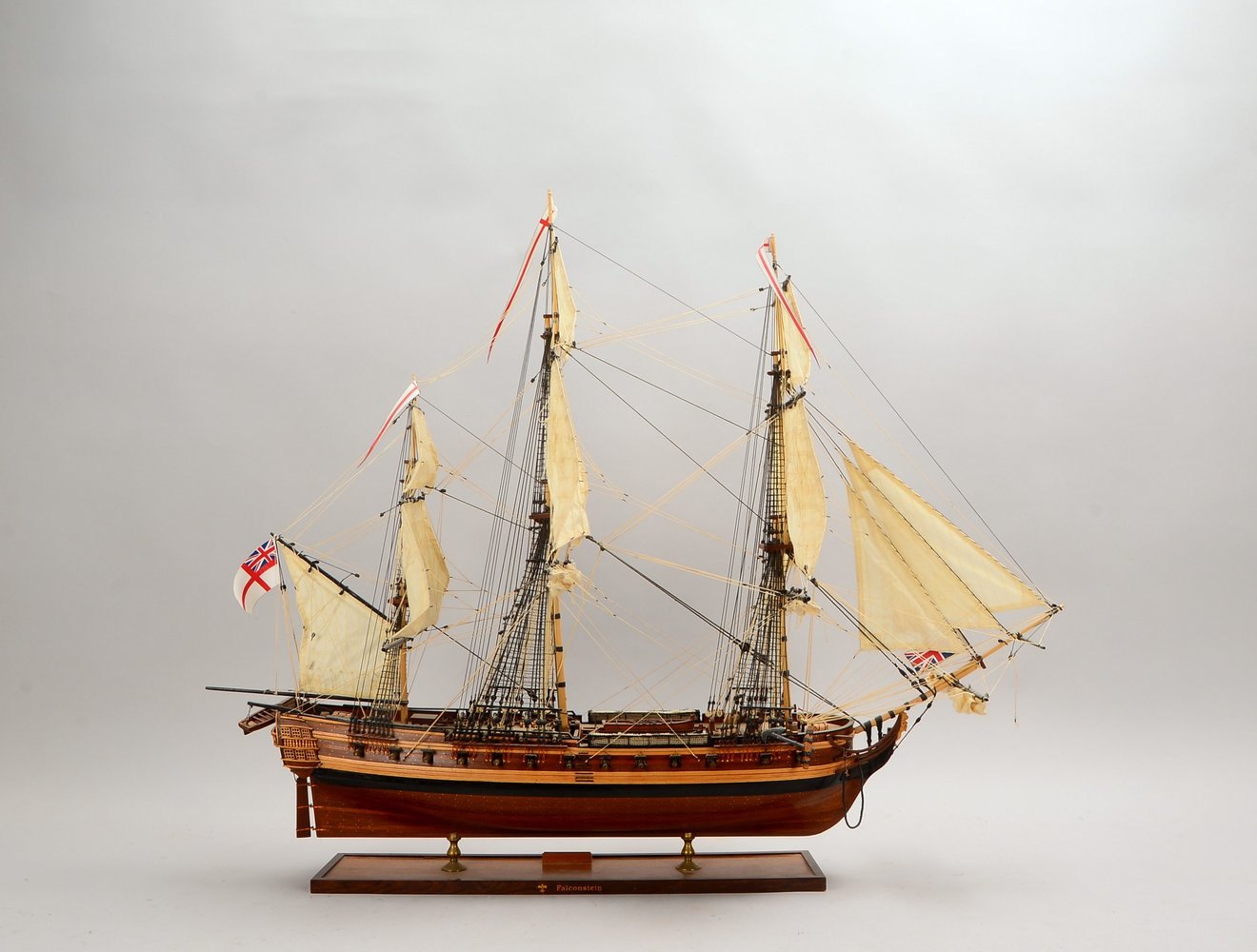 Schiffsmodell (Handarbeit), 'Kent 1800', detailr. Holzmodell, auf Ständer; Länge 98 cm