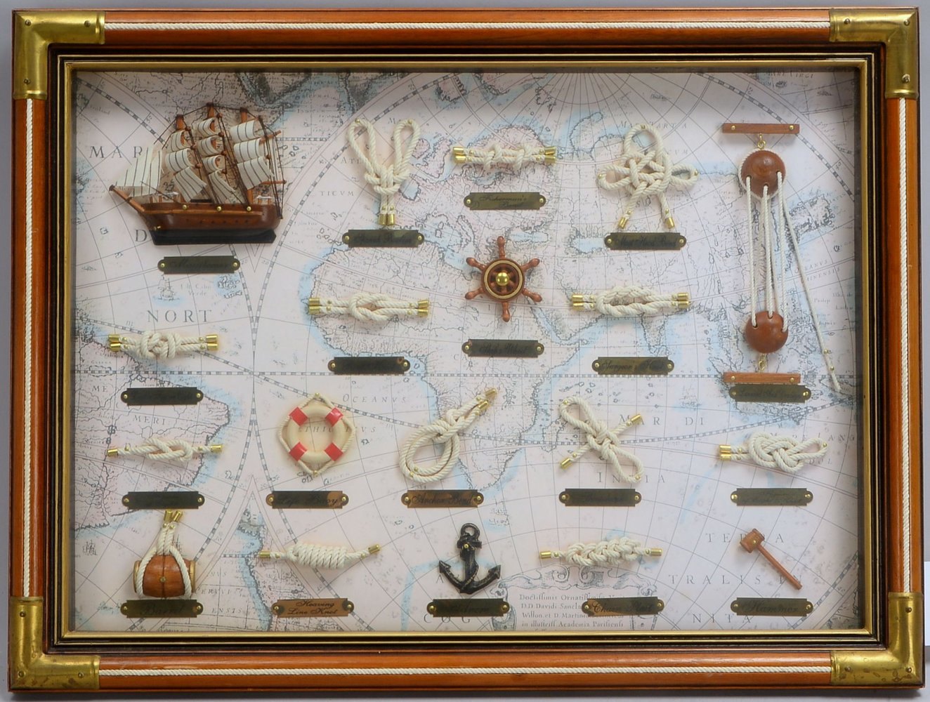 Knotentafel, mit Seekarten-Hintergrund, aufwändig gerahmt; Maße 45 x 60 cm