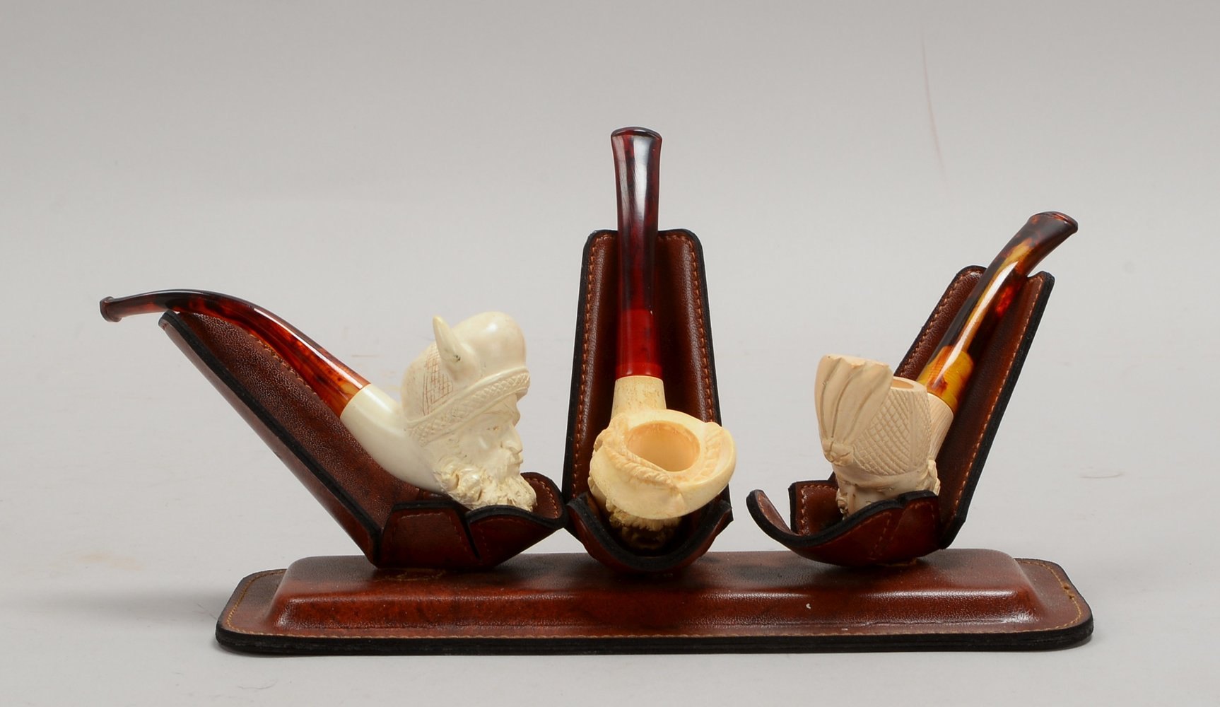 3 Sammlerpfeifen, Meerschaum - neuwertig/unbenutzt, im Lederkoffer