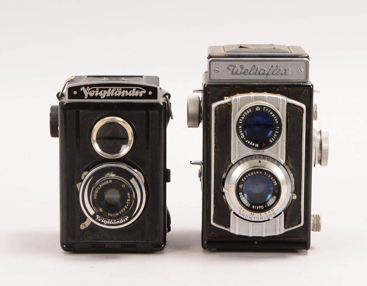 2 zweiäugige Spiegelreflex-Kameras: Voigtländer 'Brillant' und Welta 'Weltaflex'