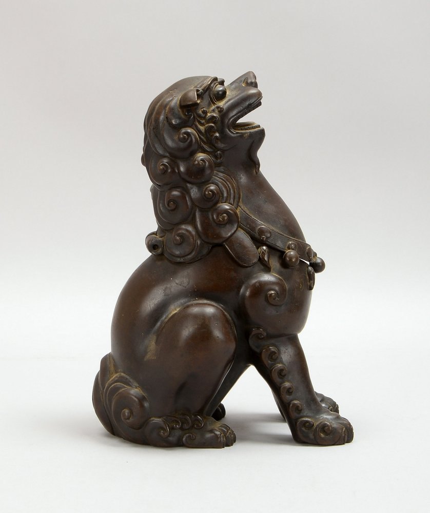 Bronzefigur/figürl. Gefäß, 'Löwe', Kopf als scharn. Deckel zum Aufklappen; Höhe 26 cm
