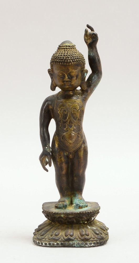 Bronzefigur, 'Buddha-Kind mit erhobenem Arm', Bronze stellenweise oxidiert; Höhe 27 cm