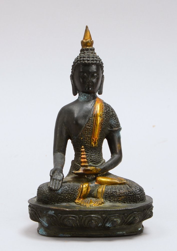 Bronzefigur, 'Sitzender Buddha' - in Mudra-Haltung dargest., 2-farb. Bronze-Hohlguss; Höhe 18 cm