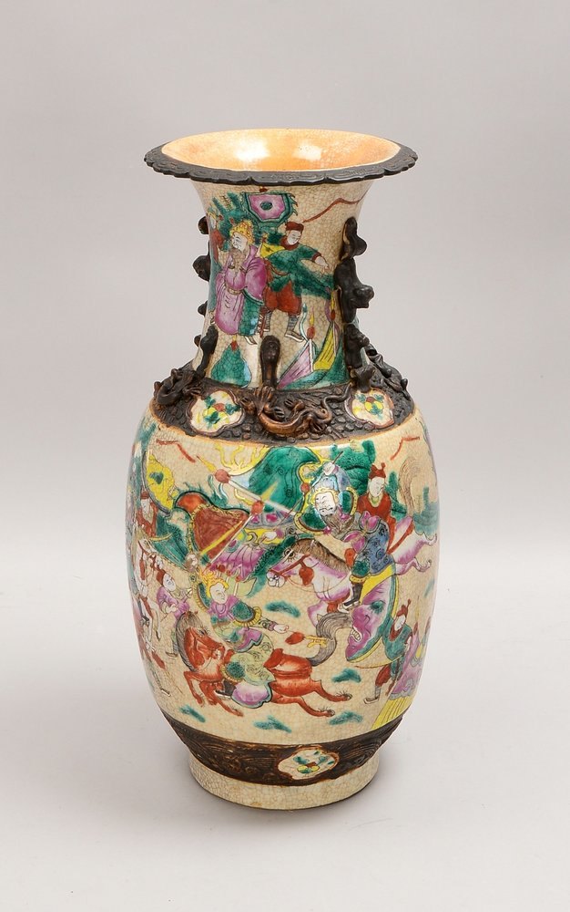 Vase, polychr. Handbemalung auf Cracquelé, plastische Zierbänder, mit Pressmarke