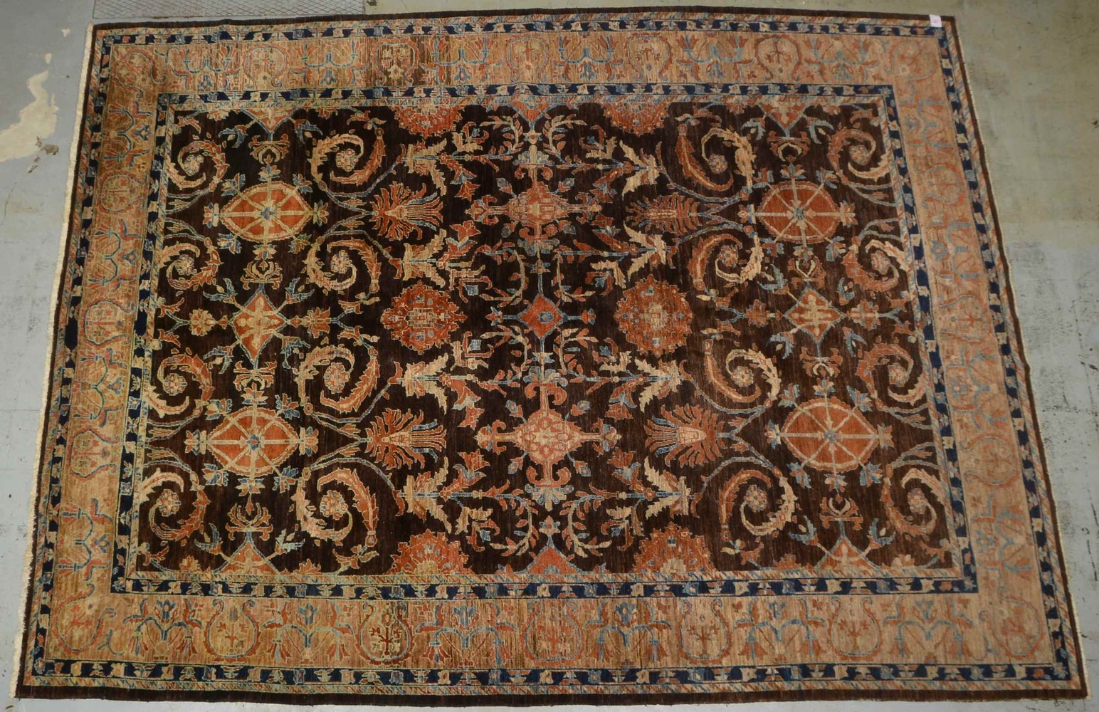 Ziegler, mittelf. Kn., ringsum kompl., in insgesamt guter Erhaltung; Maße 412 x 315 cm