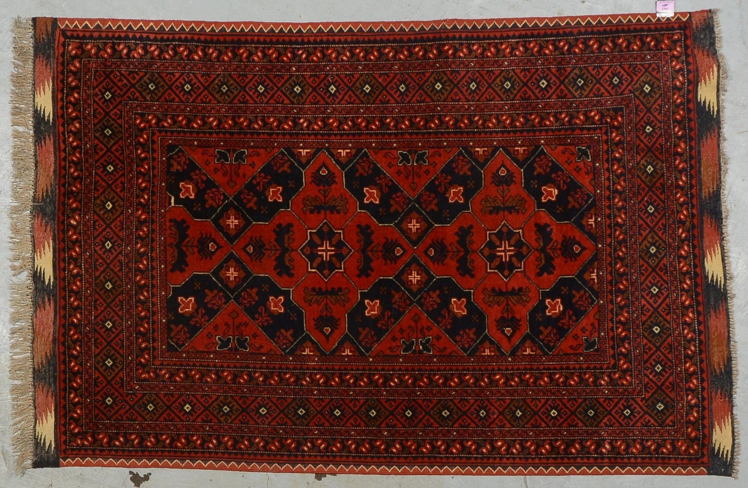 Afghan. Orientteppich, feine Kn., gleichm. Flor - insges. guter Zust.; Maße 146 x 100 cm