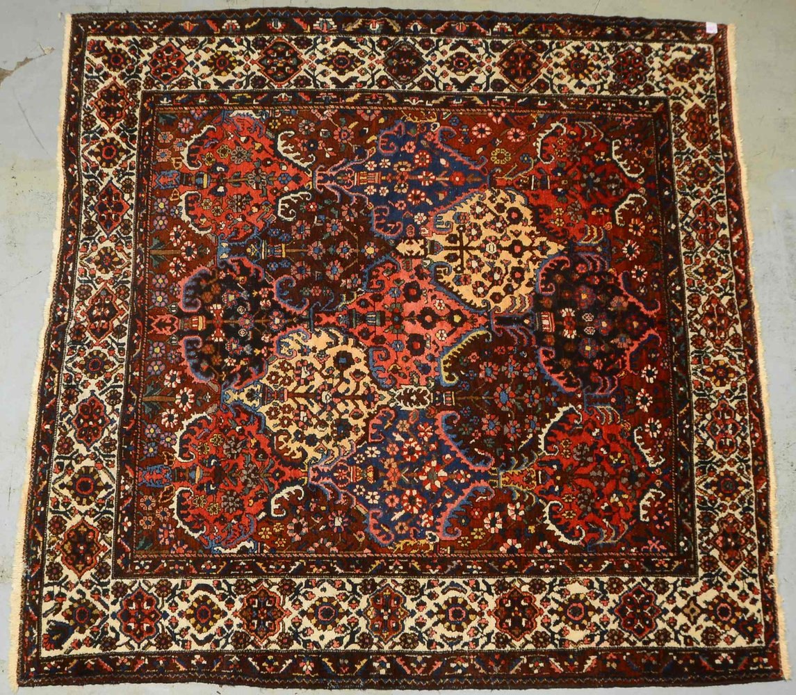 Bakhtiari (Iran), insges. gleichm. Flor, gereinigt und wohnfertig - fast quadratisch!