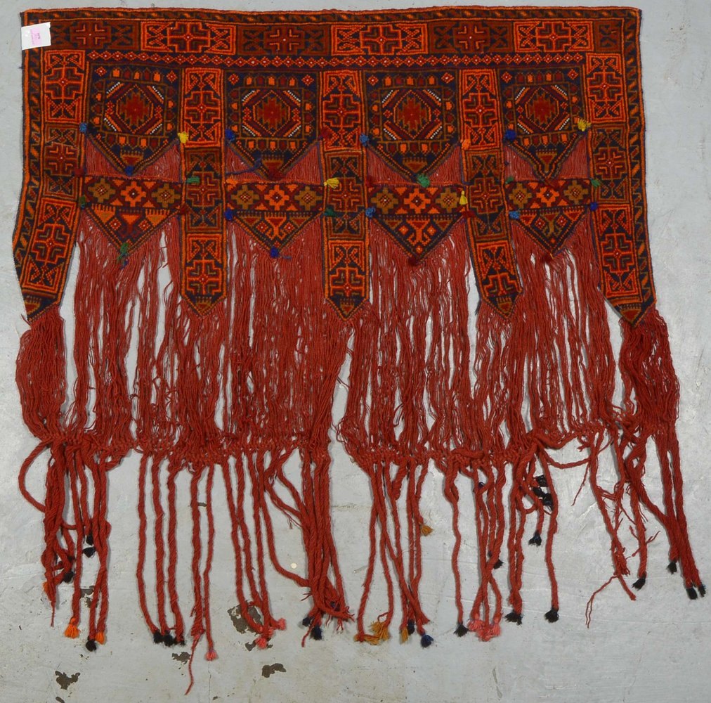 Zelteingangs-Behang (Afghanistan), mittelf. Kn., guter Zust.; Länge/mit Fransen: 137 cm