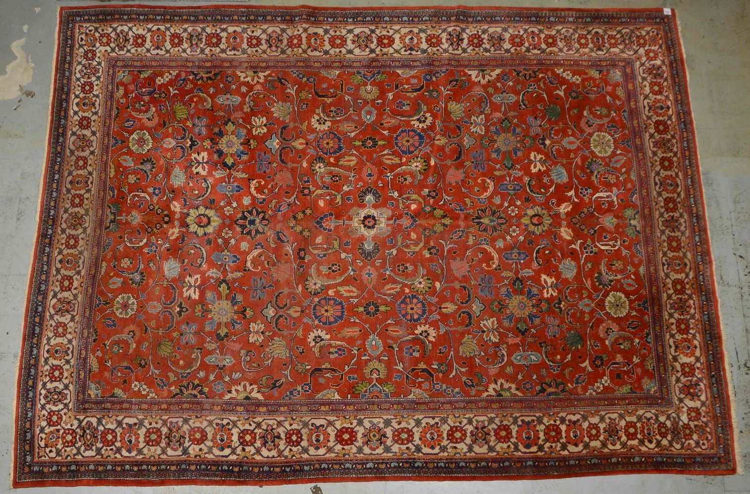 Sultanabad, feste Kn., floral durchgem.; Maße 420 x 315 cm (stellenweise dünner)