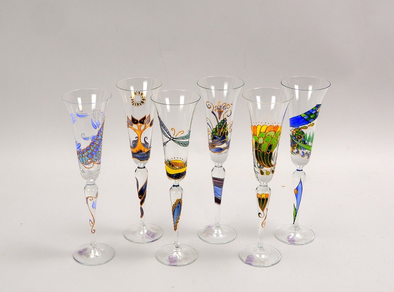 Paul Nagel, Satz Sektflöten, Glas mit verschiedenf. Emaillemalerei; Höhe 27,7 cm