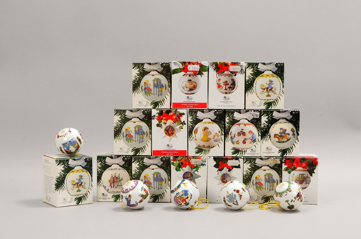 Hutschenreuther, 16x Weihnachtskugeln und Sterne, Porzellan, im original Karton
