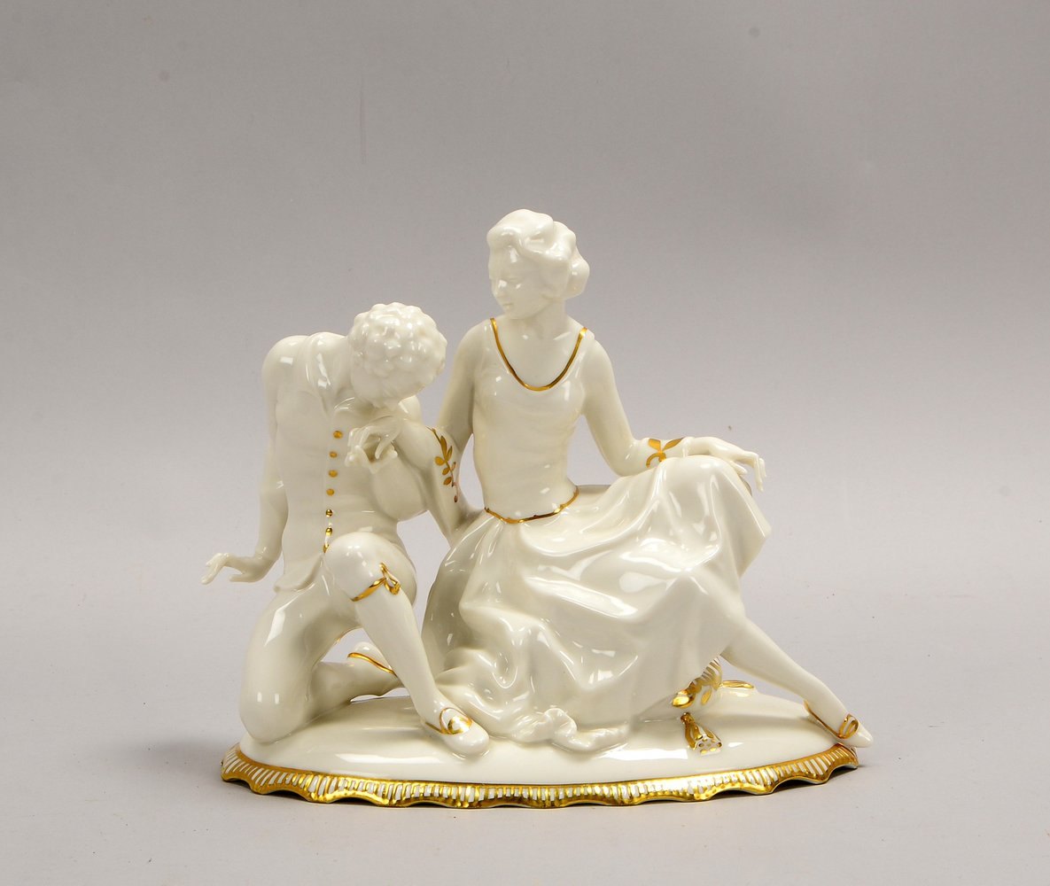 Hutschenreuther, Porz.-Figur, 'Der Handkuss', Entw. Carl Werner (um 1930)