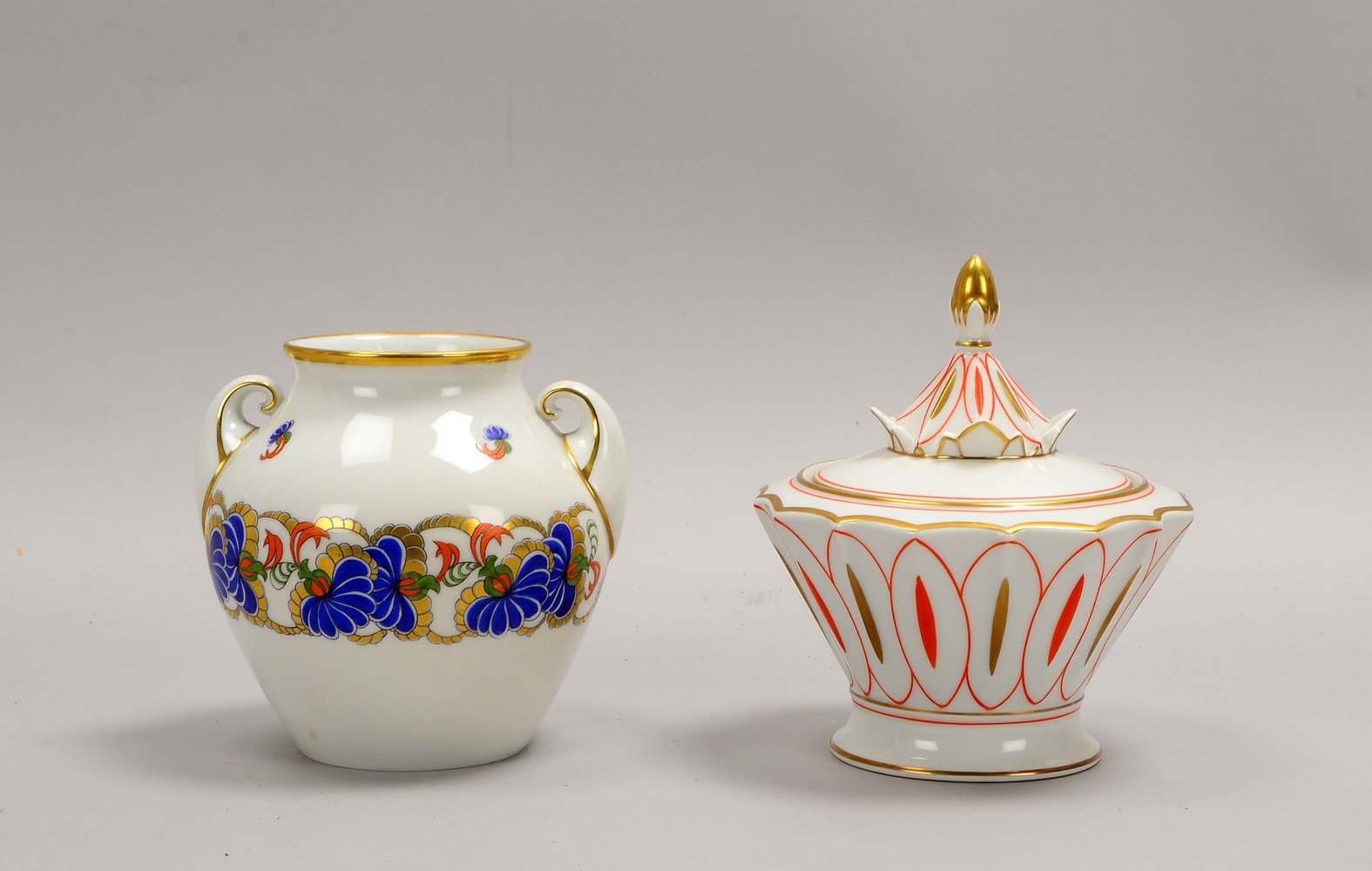 2 Porz.-Gefäße (Art déco): Bonbonnière, Hertel-Jacob, und Tischvase, Höhe 15 cm